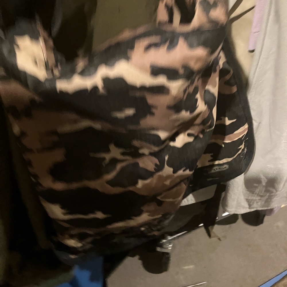 LeSportSac designer brand camo expandable cross body shoulder bag courier purse - Picture 5 of 13